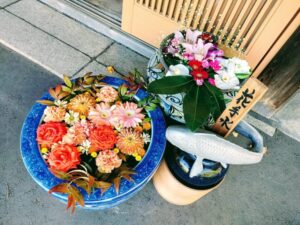 札幌護国神社の境内社である多賀神社の花手水