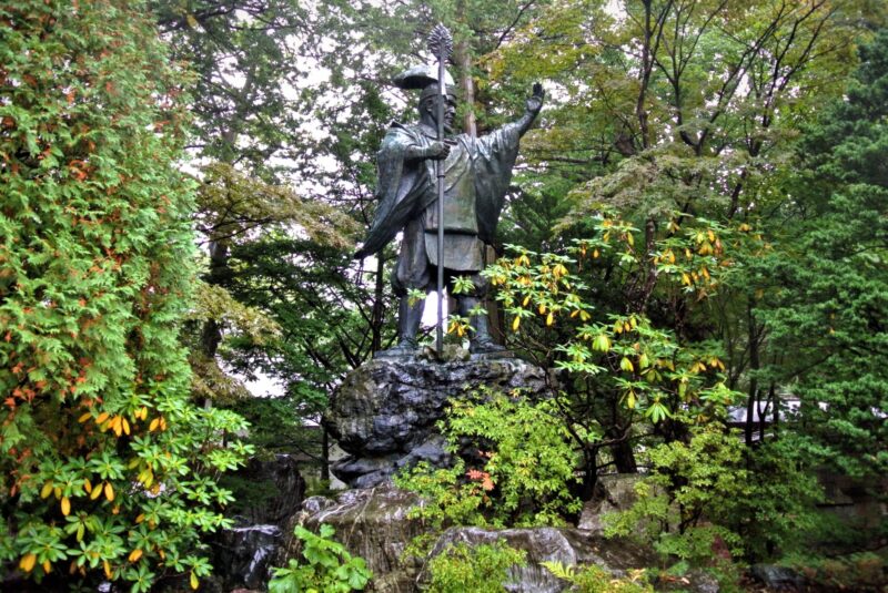 島義勇の像