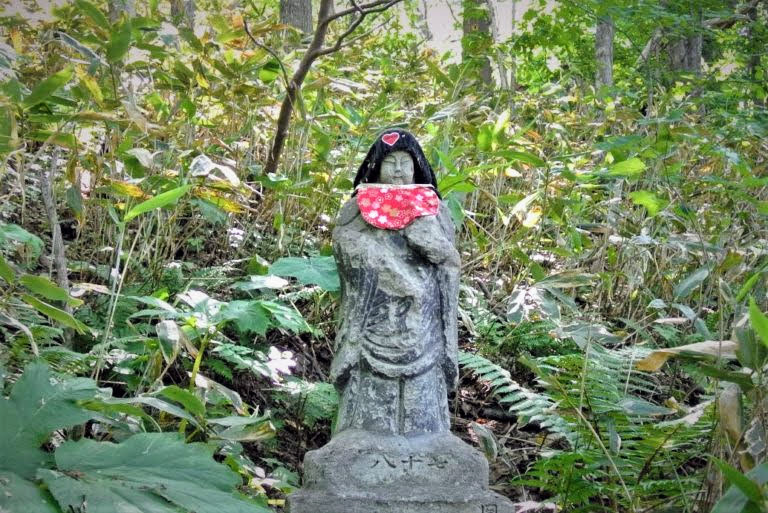 円山八十八ヶ所の帽子をかぶった観音像