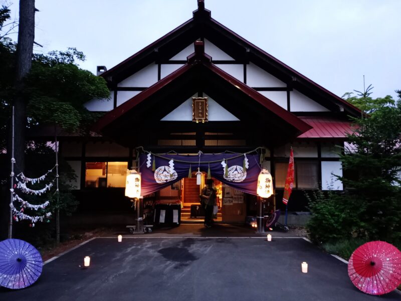 例大祭宵宮の多賀神社の社殿