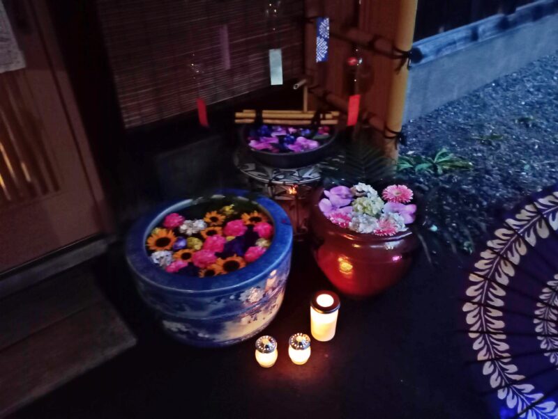 例大祭宵宮の多賀神社の花手水