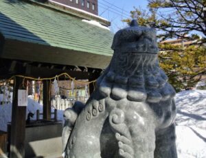 北海道神宮頓宮の狛犬