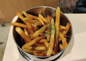 名前はまだ無い札幌総本店のフライドポテト