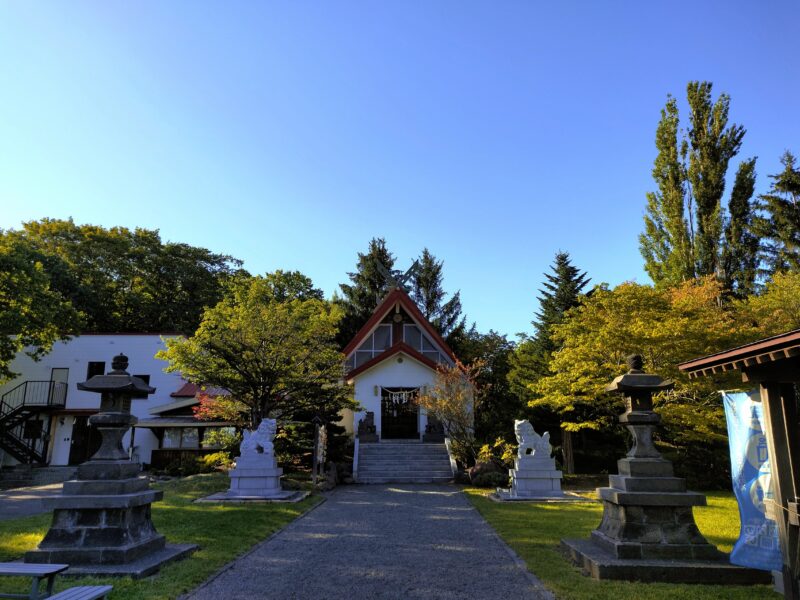 上手稲神社の境内