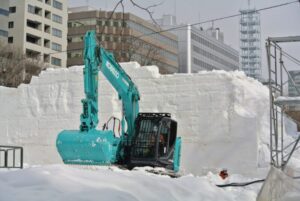 2023年さっぽろ雪まつり雪像解体現場②