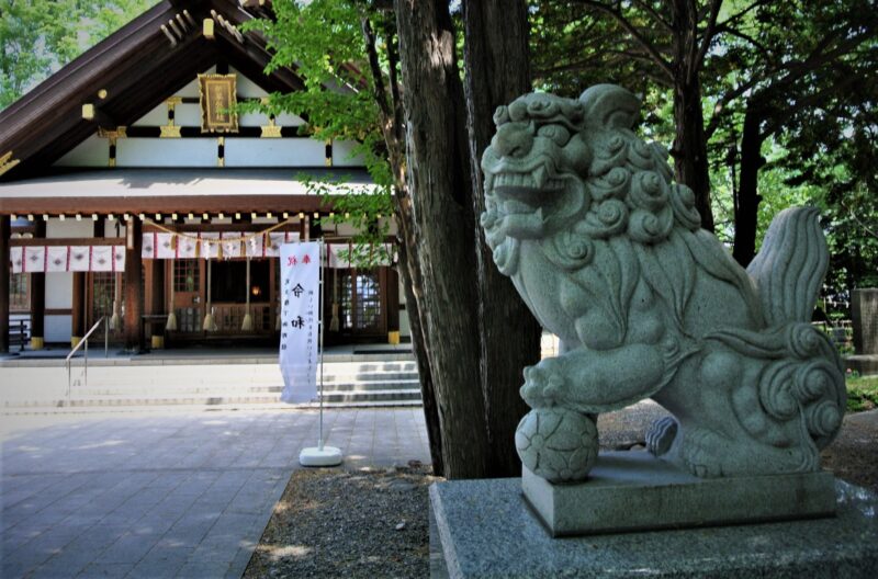 新琴似神社と狛犬