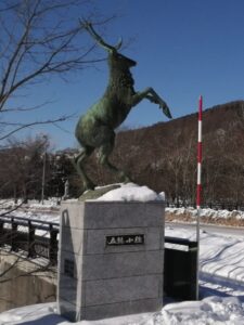 彫刻「えぞ鹿」(作・佐藤忠良)