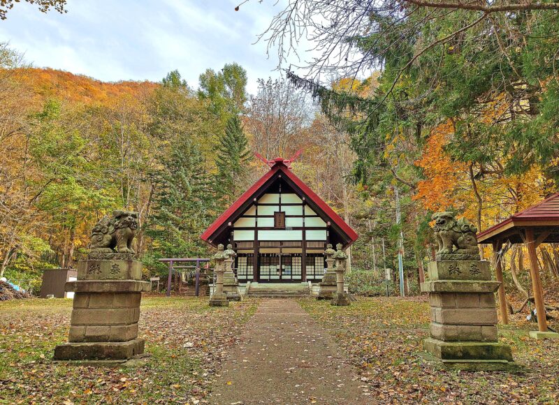 秋の定山渓神社