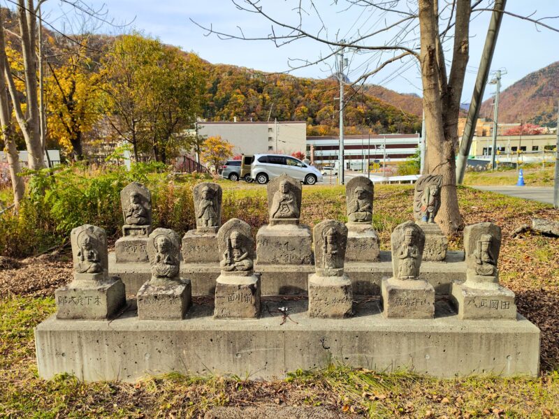 定山寺の石仏群