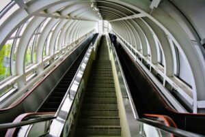 大倉山ジャンプ競技場へ向かうエレベーター