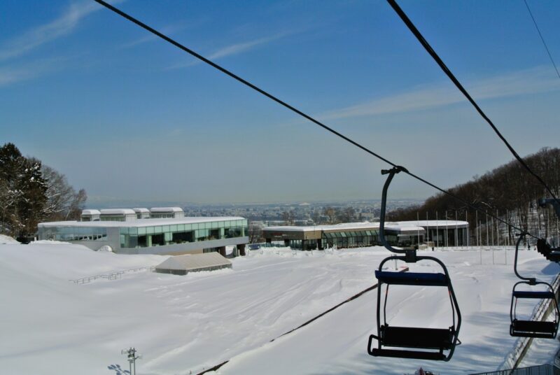 大倉山ジャンプ競技場のアネックスと札幌オリンピックミュージアム