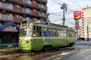 復刻塗装した２４３号車