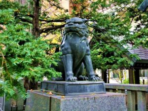 三吉神社の狛犬(吽形)