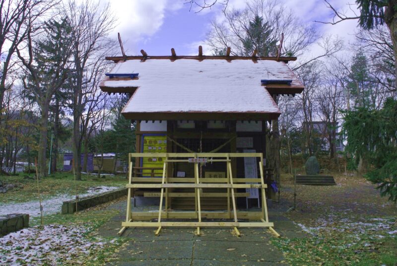 花岡神社の社殿