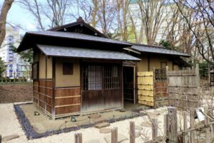 国指定文化財の八窓庵