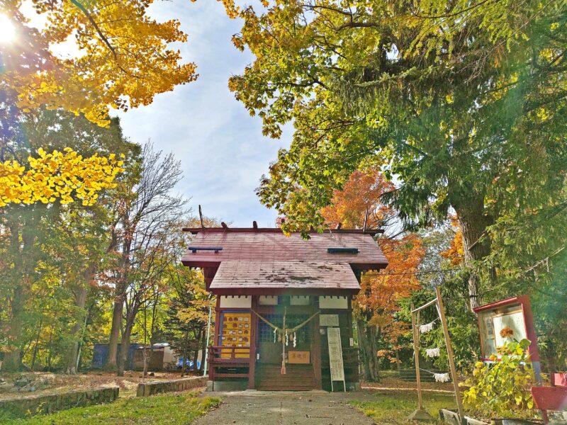 花岡神社の社殿