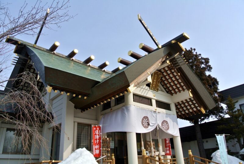烈々布神社の社殿