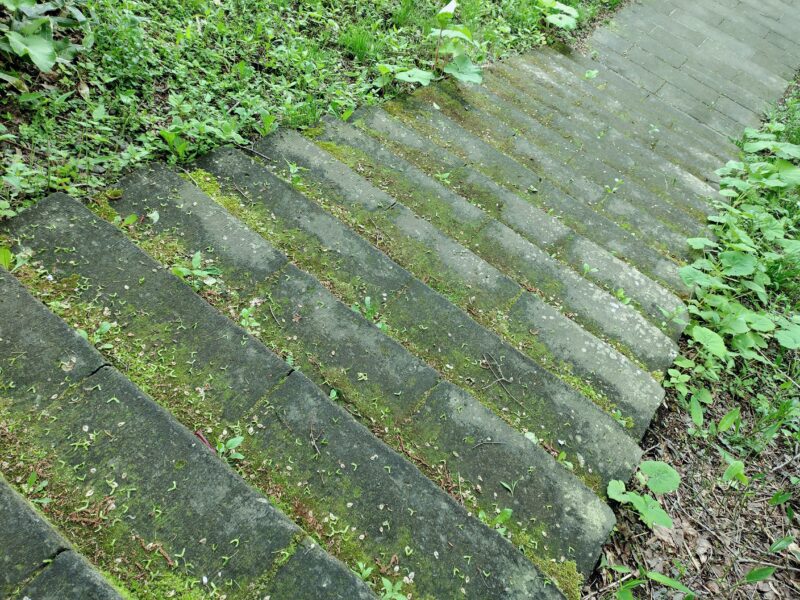宮の森緑地の階段（札幌軟石）