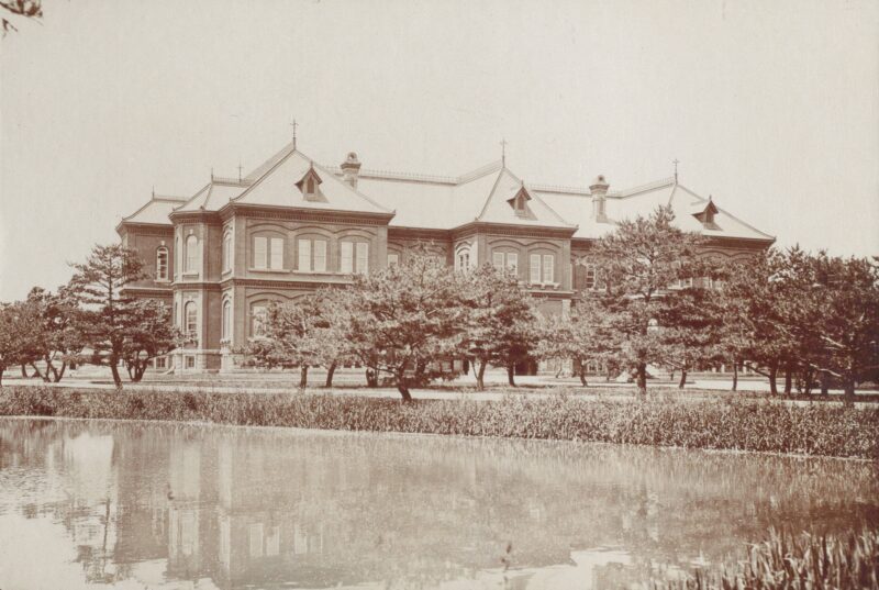 明治時代の火災から復旧した直後の北海道庁旧本庁舎（赤れんが庁舎）