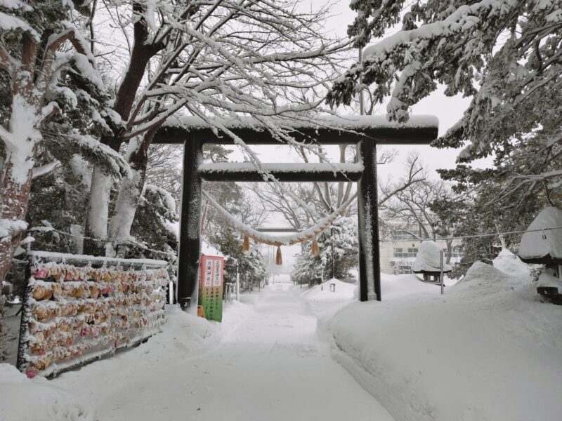 雪景色の月寒神社
