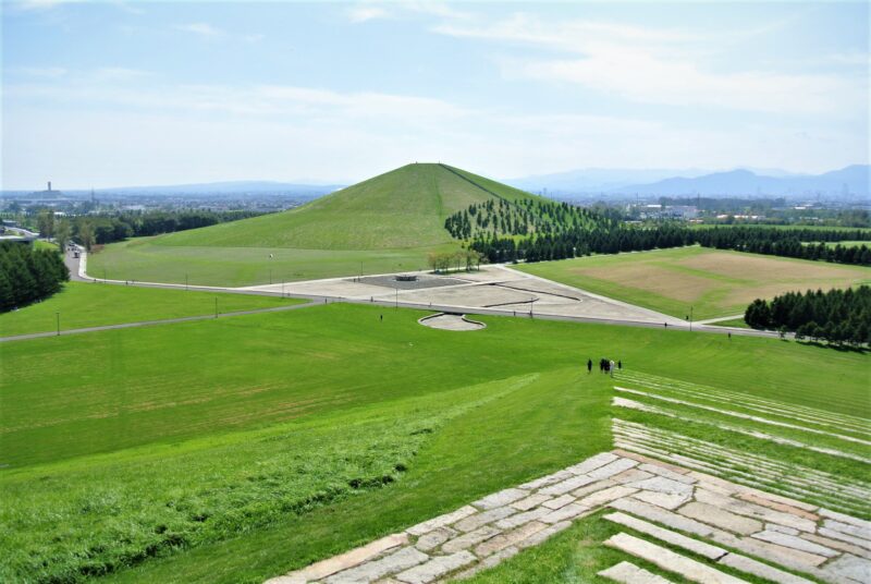 プレイマウンテンから眺めたモエレ山