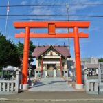 新川皇大神社の社殿と鳥居