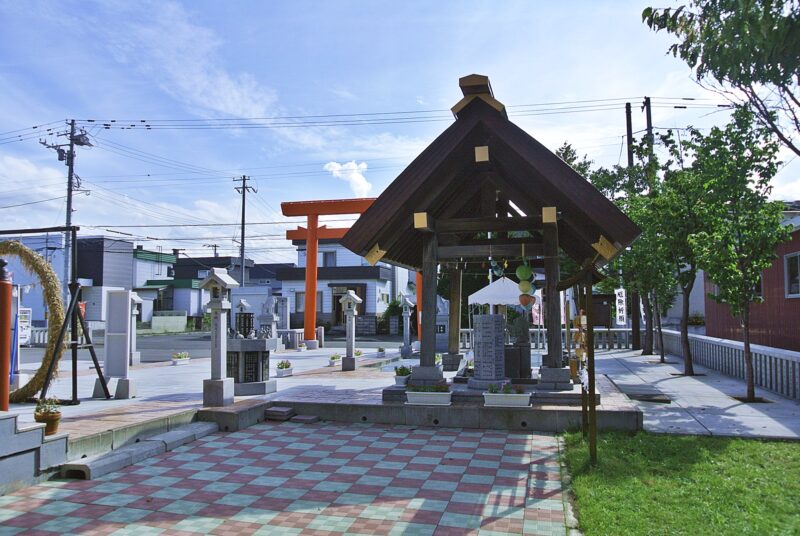 新川皇大神社の境内