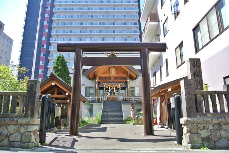 札幌祖霊神社の全景