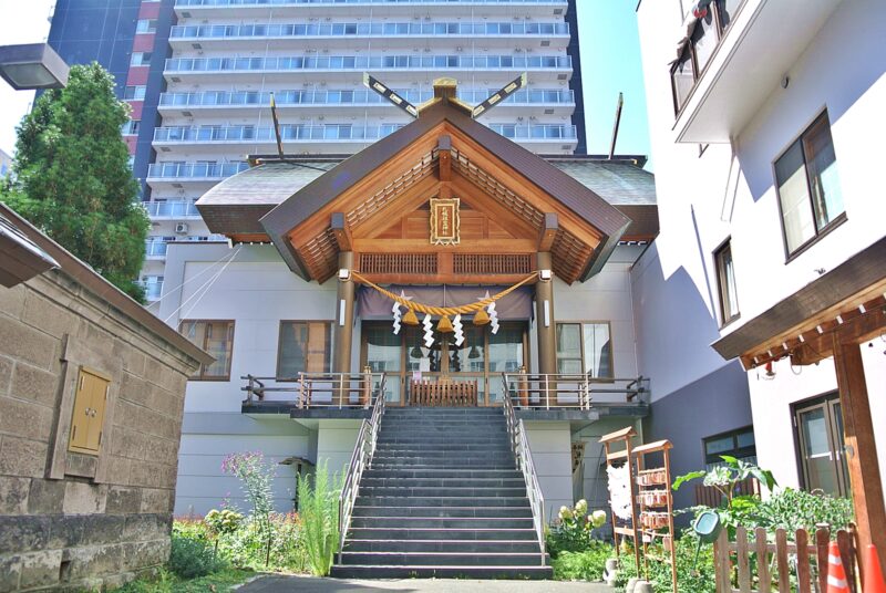 札幌祖霊神社の社殿