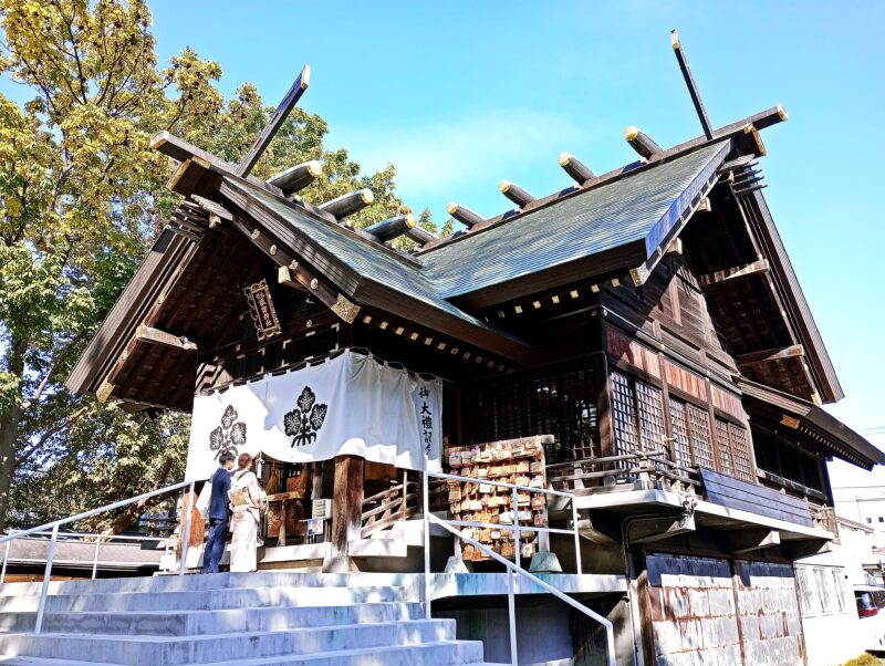 諏訪神社の社殿