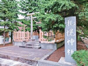 サッポロファクトリーの札幌神社