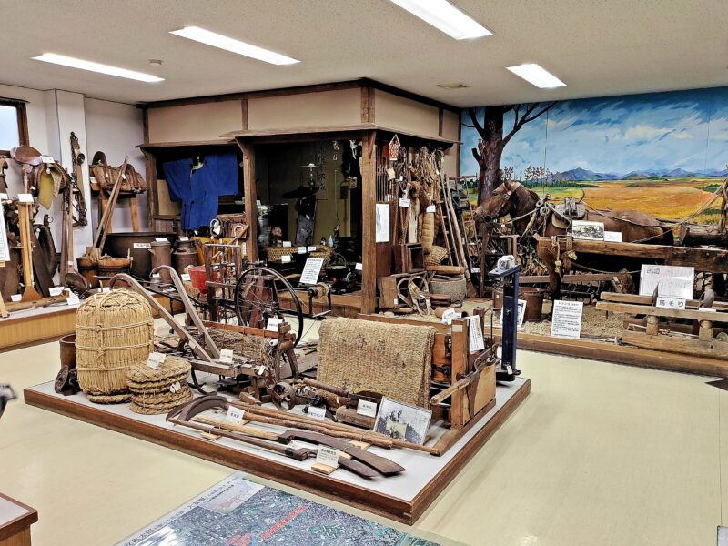 札幌村郷土記念館の1階展示室の様子