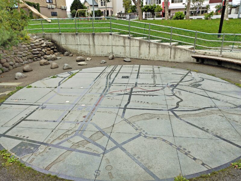 大友公園の円形広場の地図