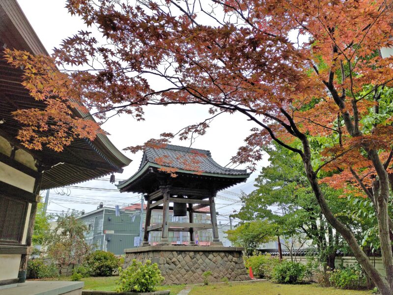 金龍山大覚寺の境内