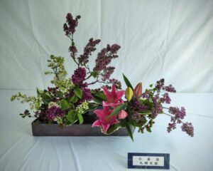 ライラックを使った生け花展示