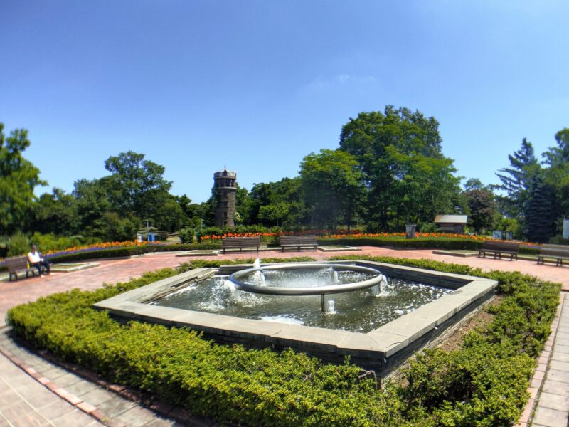百合が原公園ムスカリの道付近の噴水