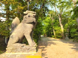 信濃神社の狛犬