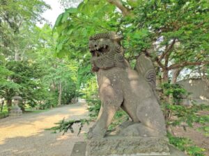 信濃神社の狛犬