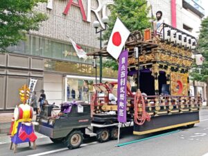 北海道神宮例祭（札幌まつり）の神輿渡御の山車（第6西創成祭典区の須佐之男命）