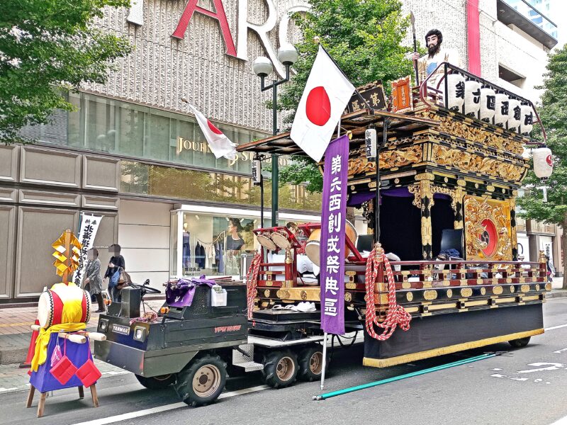 北海道神宮例祭（札幌まつり）の神輿渡御の山車（第6西創成祭典区の須佐之男命）