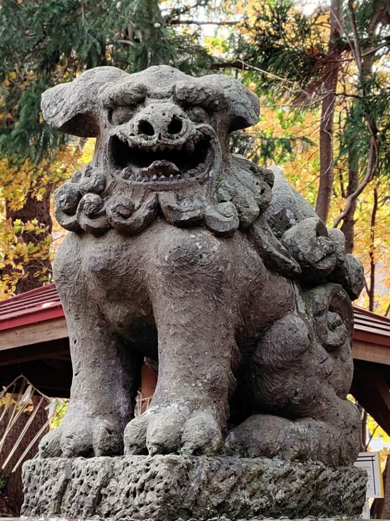 定山渓神社の狛犬