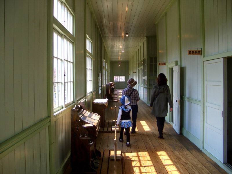 改修前の旧北海中学の内部