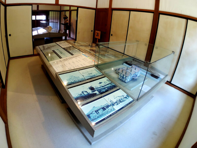 旧開拓使爾志通洋造家の室内