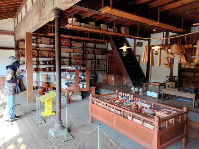 旧渡辺商店の店頭の様子