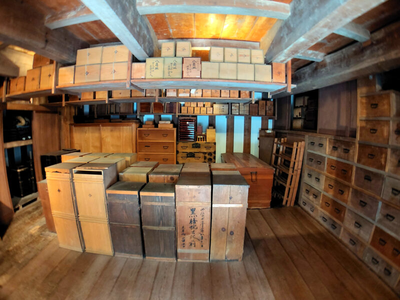 旧青山家漁家住宅の石蔵