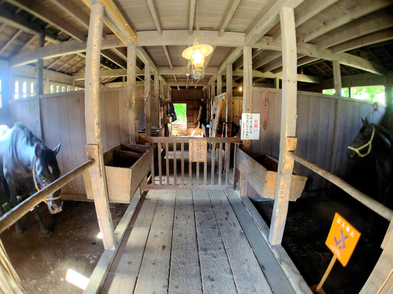 旧ソーケシュオマベツ駅逓所の厩舎内