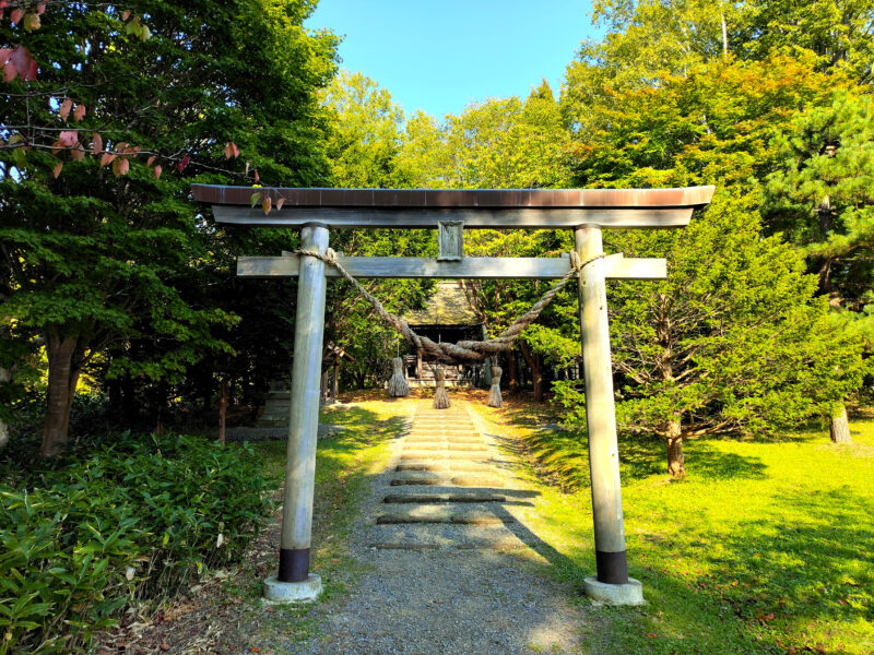 旧信濃神社の鳥居