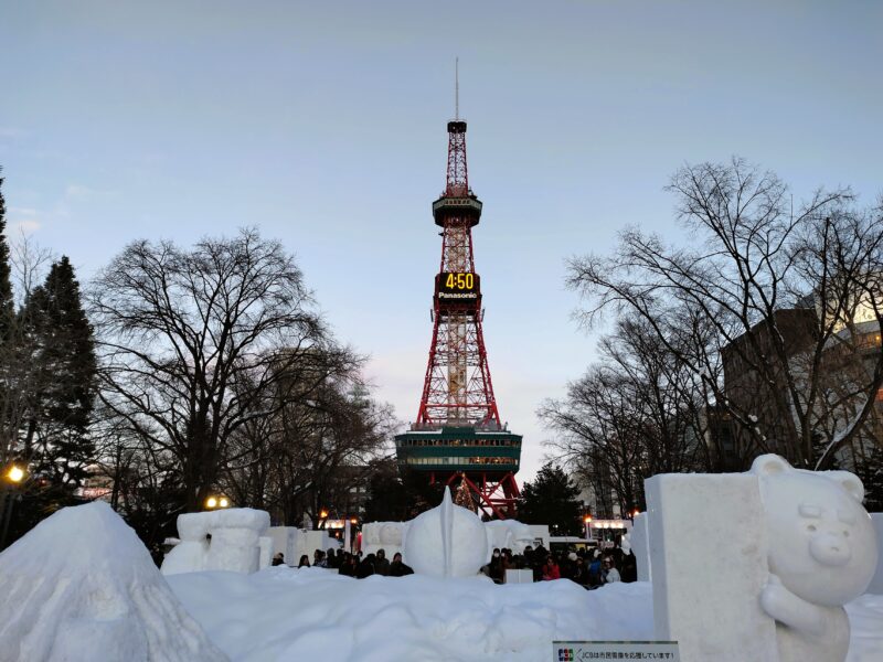 さっぽろ雪まつり2026年2丁目会場夕暮れ時の様子
