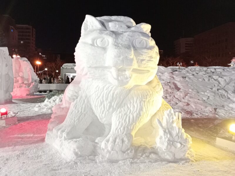 さっぽろ雪まつり2026年11丁目会場の国際雪像その３（夜）