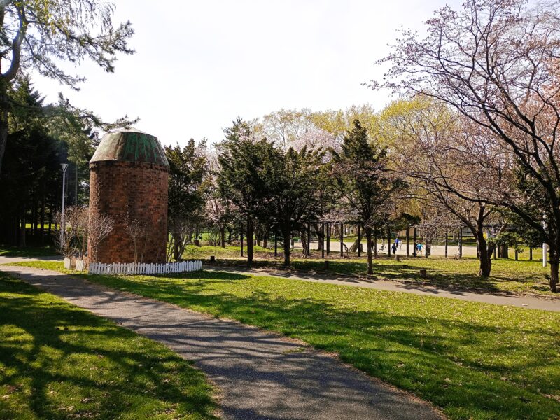 前田公園のサイロ